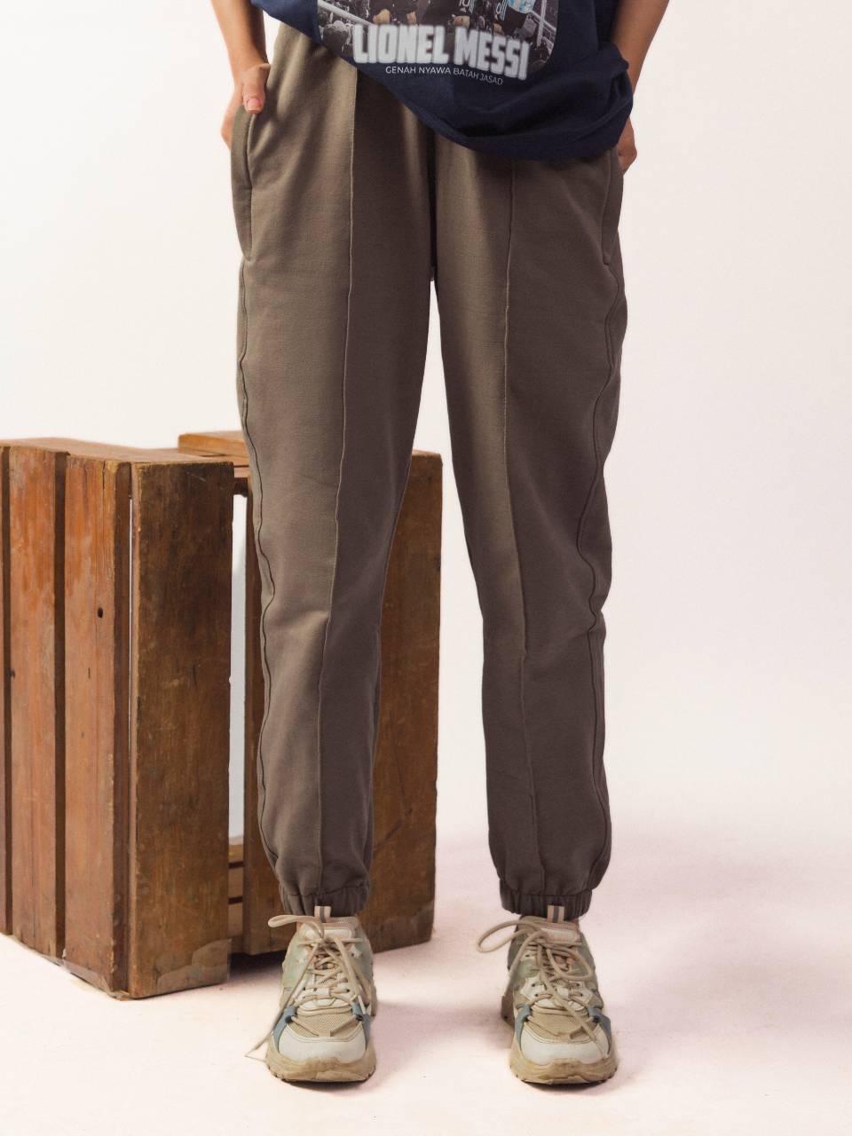 GREEN PLEATED TROUSER
